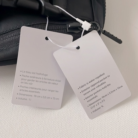 NWT Lululemon Black Everywhere Belt Bag 1L - Picture 6 of 16